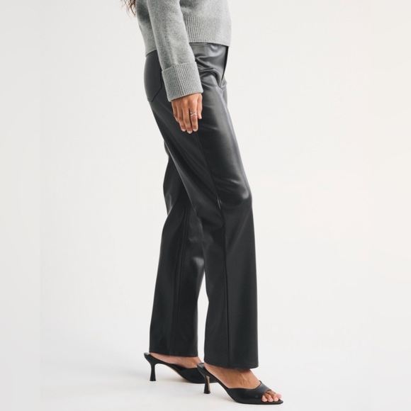 Abercrombie & Fitch Curve Love High Rise 90s Straight Vegan Leather Pant - Picture 5 of 10